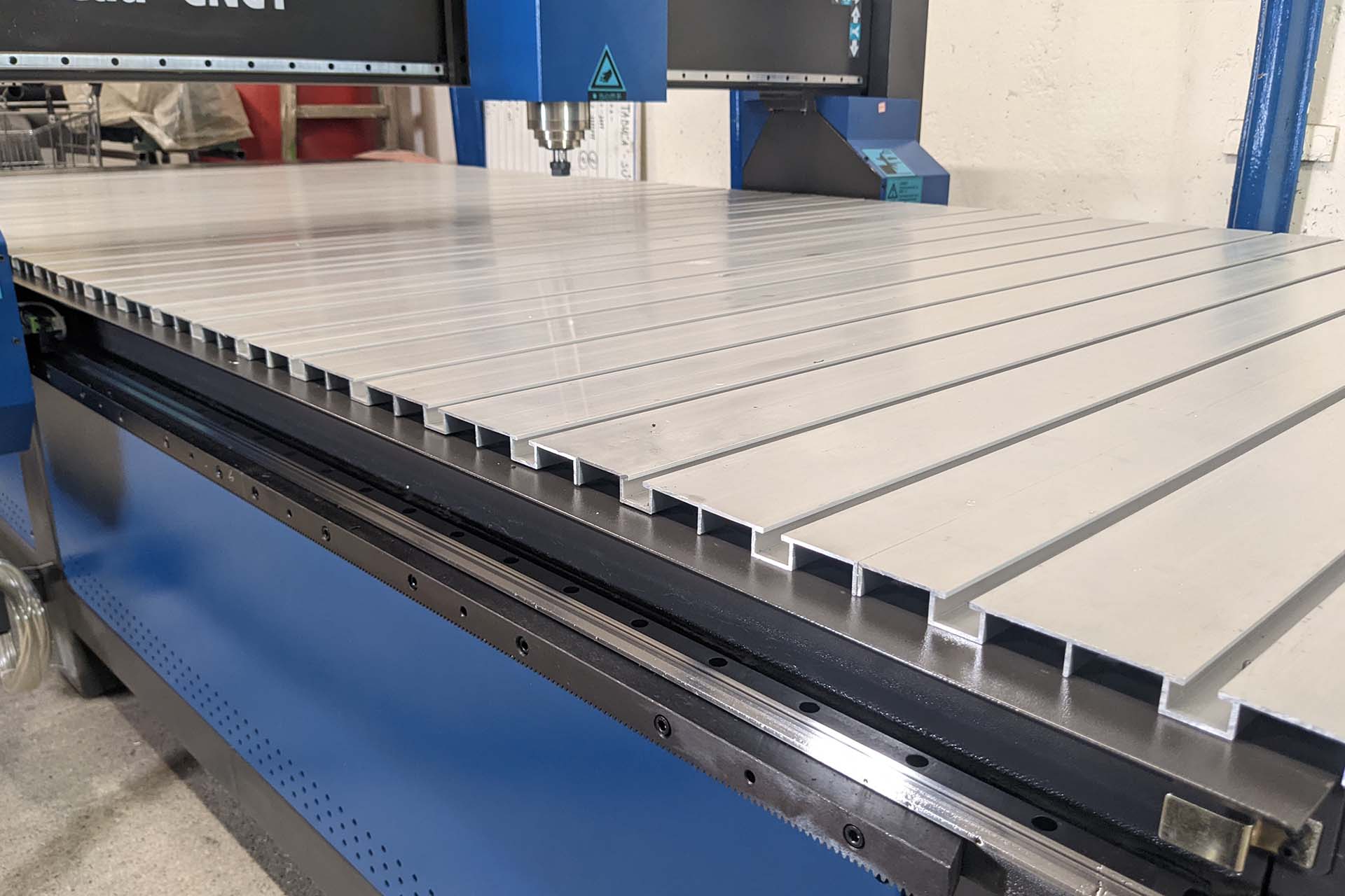 T-Drazkovy Stol CNC Router H3000 CauCau