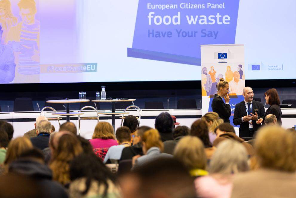 Panel občanov o plytvaní potravinami: 23 odporúčaní na urýchlenie znižovania plytvania potravinami v EÚ