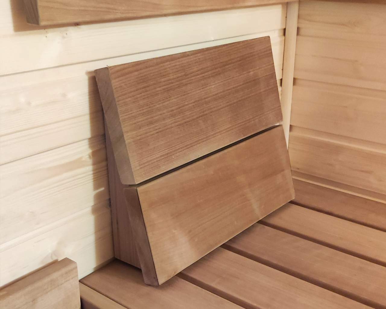 Podhlavník do sauny - saunová opierka hlavy osika Thermowood hnedá